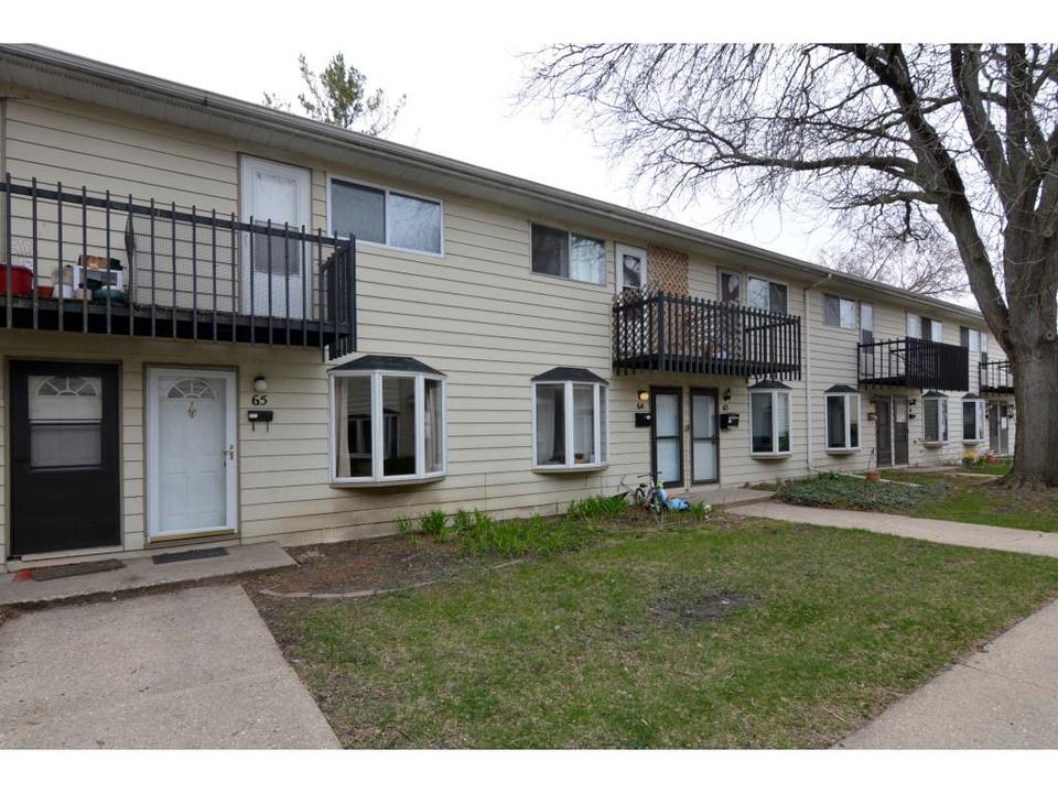 65 N Lakewood Gardens Ln, Madison, WI 53704 14 Photos MLS 1932826