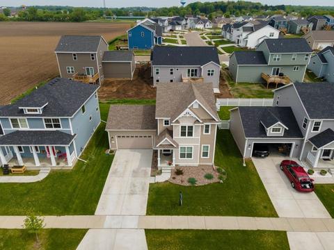 129 Crooked Tree Dr, Deforest, WI 53532 photo 1