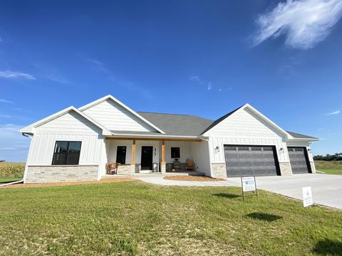 2719 Woodside Dr, Beloit, WI 53511 photo 1