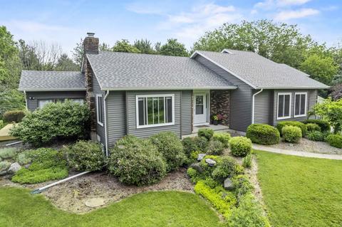 484 Windmill Rd, Brooklyn, WI 53521 photo 1