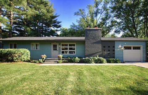 2518 White Oaks Dr, Beloit, WI 53511 photo 1
