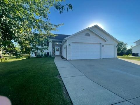 921 Eagle Ln, Poynette, WI 53955 photo 1