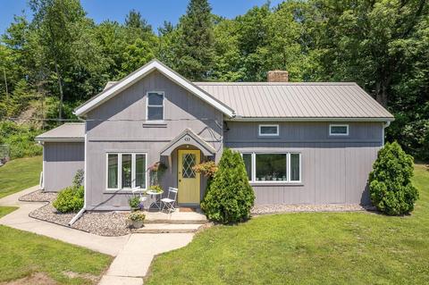 433 Park St, Wonewoc, WI 53968 photo 1