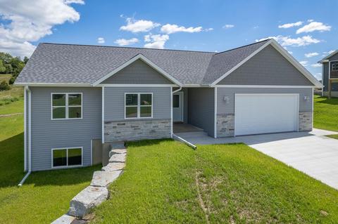 2076 Fawn Valley Ct, Reedsburg, WI 53959