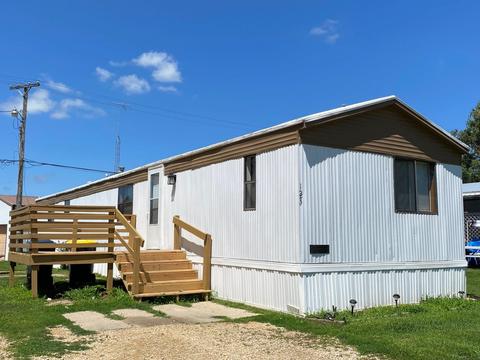 123 N 20th Ave, Monroe, WI 53566 photo 1