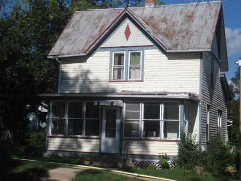 120 N Bridge St, Markesan, WI 53946
