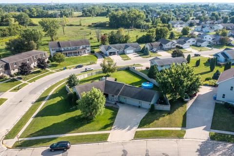 175 Hilltop Dr, Fall River, WI 53932 photo 1