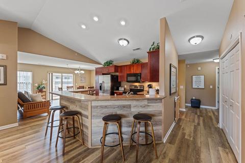 670 E Lake Ave #207, Wisconsin Dells, WI 53965