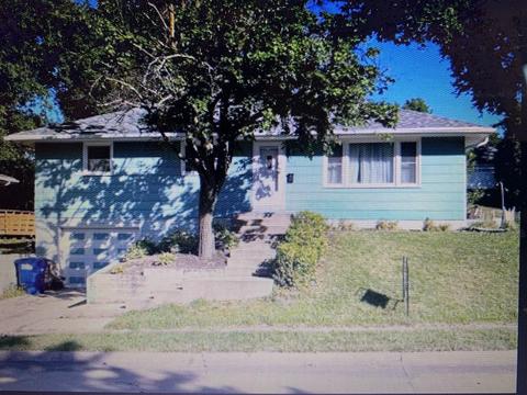 1883 Carter Rd, Dubuque, IA 52001 photo 1