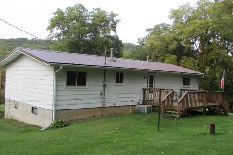 32881 Robin Hollow Rd, Cazenovia, WI 53924