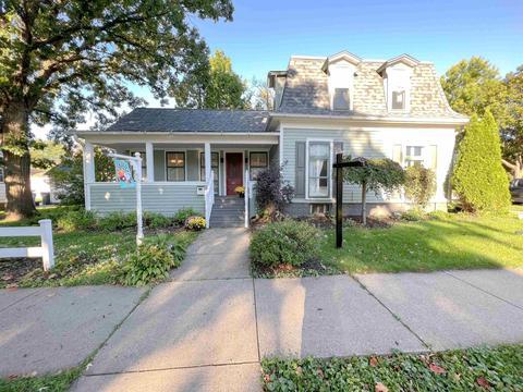 821 Broadway St, Baraboo, WI 53913