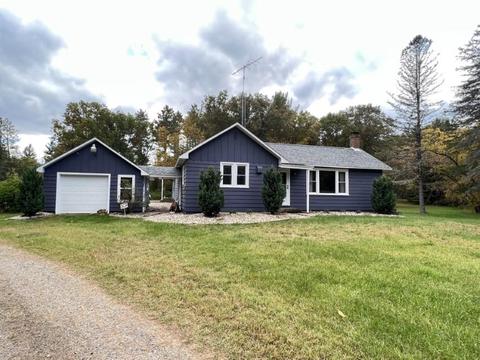 715 Cypress Ave, Friendship, WI 53934