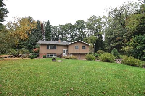 128 E Pine View Ct, Edgerton, WI 53534 photo 1
