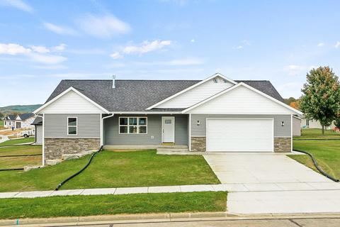 2131 Cambridge Ct, Reedsburg, WI 53959