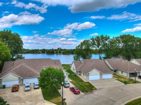 706 Waters Edge Ct, Marshall, WI 53559