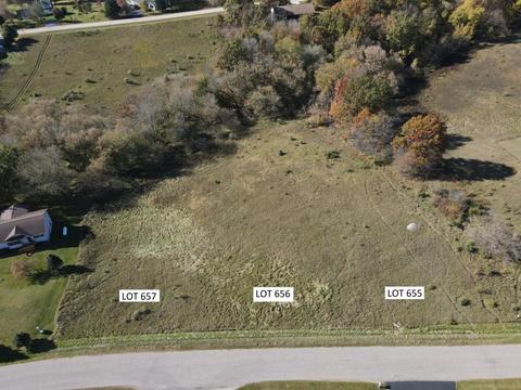 655 656 657 Rotterdam Dr, La Valle, WI 53941