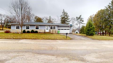 415 Stark St, Beaver Dam, WI 53916
