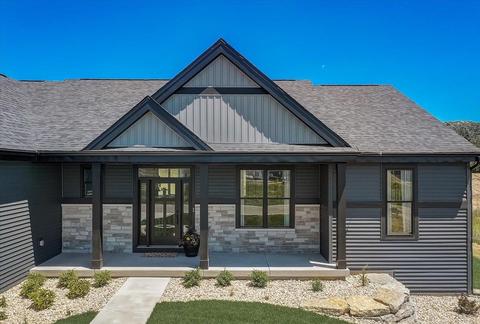 6652 Grouse Woods Rd, Deforest, WI 53532