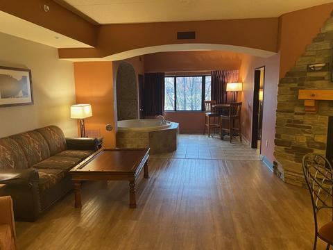 2411 River Rd #2222, Wisconsin Dells, WI 53965