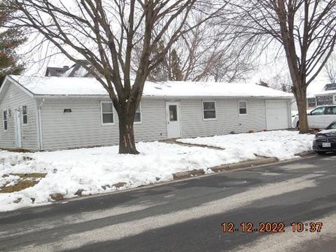 211 Dwight St, Boscobel, WI 53805