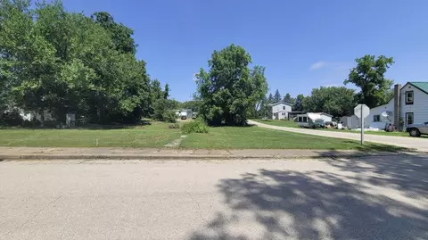 409 Spencer St, Woodman, WI 53827