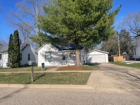 164 S Walker St, Adams, WI 53910