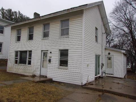 135 N Water St, Platteville, WI 53818
