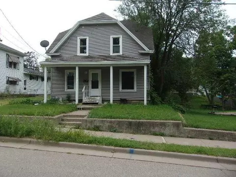 375 W Adams St, Platteville, WI 53818