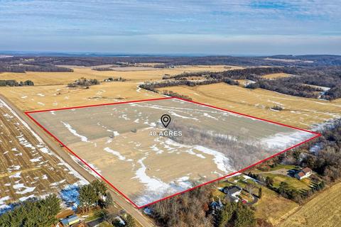 1 Rocky Point Rd, Baraboo, WI 53913