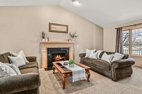 608 Valley View Dr, Stoughton, WI 53589