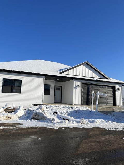 202 Bonnie Ln, Belleville, WI 53508
