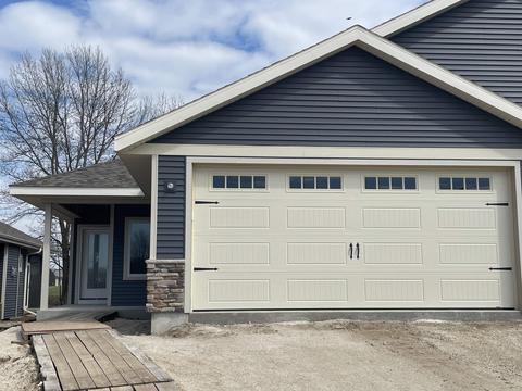 934 20th St #5, Prairie Du Sac, WI 53578