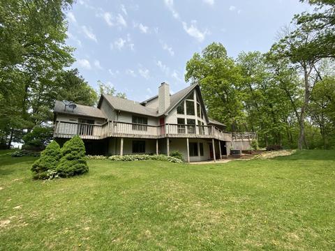 4311 Jewell Ln, Platteville, WI 53818