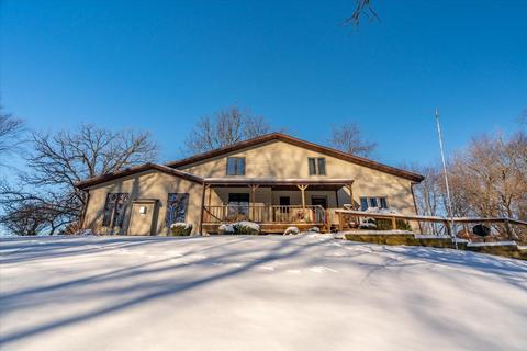 2921 W Miles Rd, Janesville, WI 53545