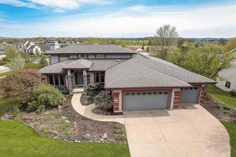2102 Foggy Mountain Pass, Waunakee, WI 53597