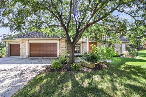 6 Coyote Ct, Madison, WI 53717