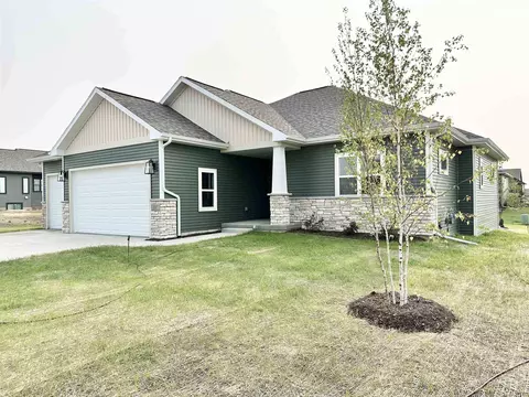 1017 Nordland Dr, Stoughton, WI 53589