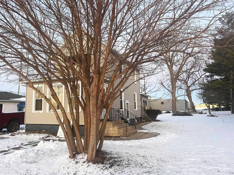 915 De Clark St, Beaver Dam, WI 53916 1 photo MLS 1950081 Movoto