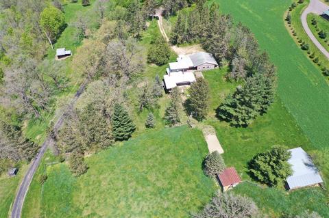 2091 Fountain Bluff Ln, Platteville, WI 53818