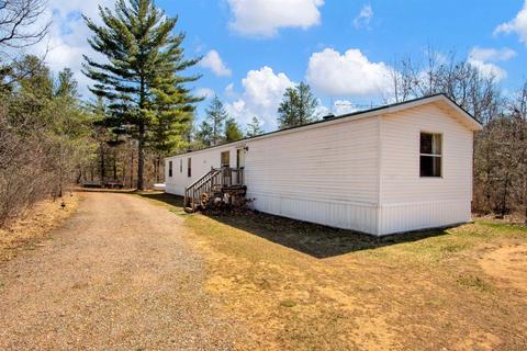 961 Blackhawk Ct, Hancock, WI 54943