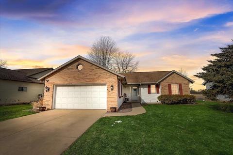 832 Edgemore Dr, Sun Prairie, WI 53590