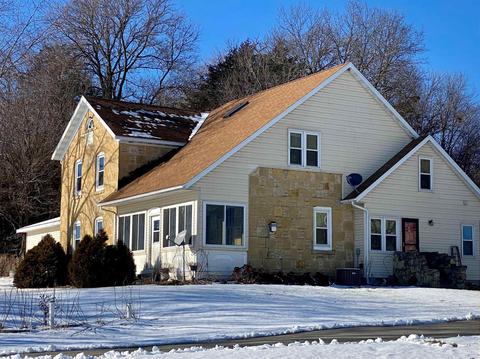 E9430a County Road Pf, Prairie Du Sac, WI 53578