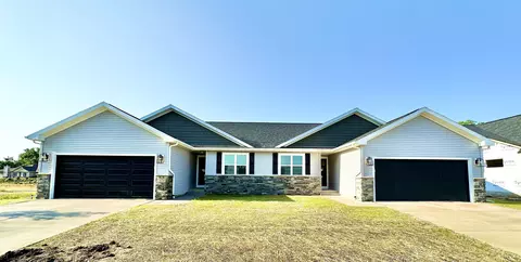 3033 Velkommen Way #RT, Stoughton, WI 53589