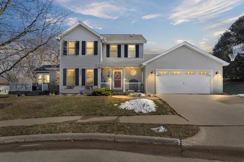 805 Lacey Ct, Dubuque, IA 52001