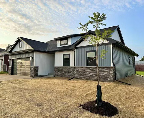 2225 Otteson Dr, Stoughton, WI 53589