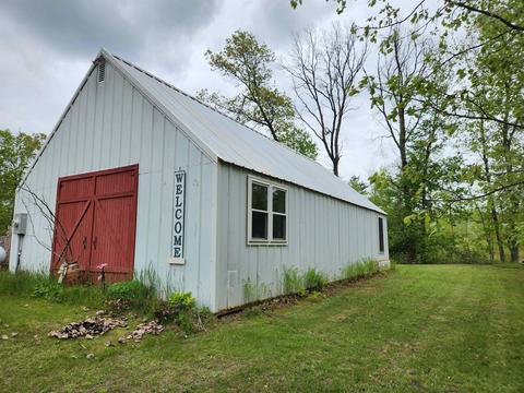 8525 Dublin Rd, Camp Douglas, WI 54618