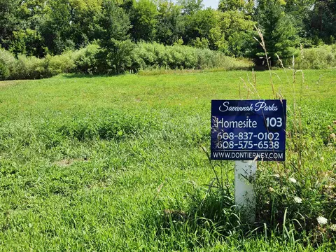 186 Savannah Pkwy, Deerfield, WI 53531
