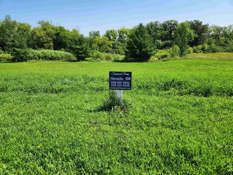 180 Savannah Pkwy, Deerfield, WI 53531
