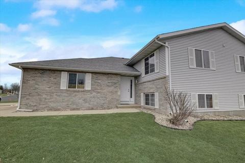 715 Constitution Ln, Deforest, WI 53532