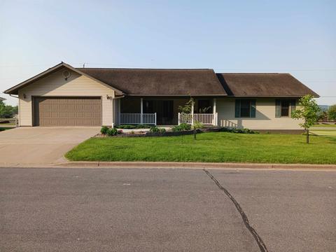 1204 E Dewey St, Cassville, WI 53806